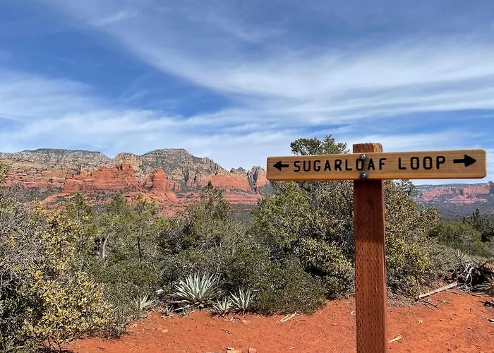 The Saddlerock House - Great Location, Views And Hot Tub!